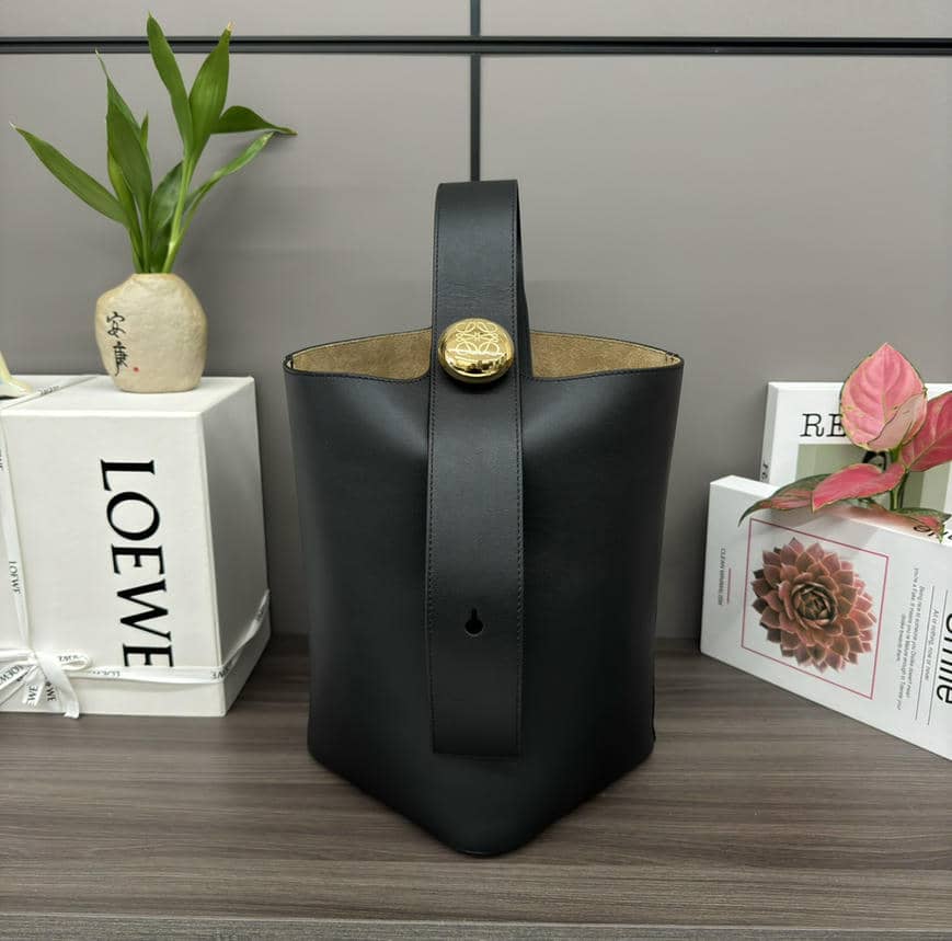 0023-New Pebble Bucket